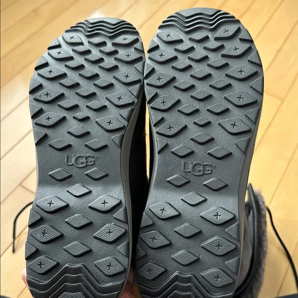 UGG - Adirondack Boot Tall III - 1095142 - Picture 13 of 15